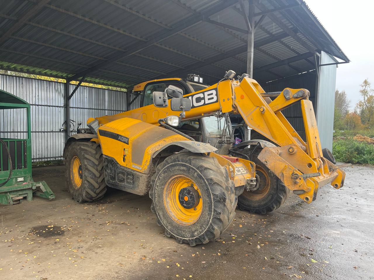 JCB 5XC Stage V общий вид после работы